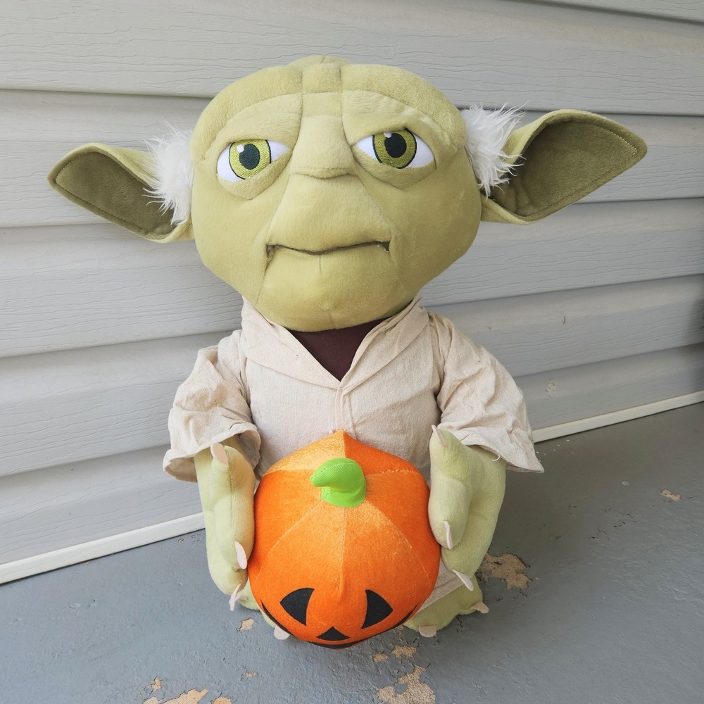 Gemmy Industries Star Wars Yoda 19" Halloween Porch Greeter